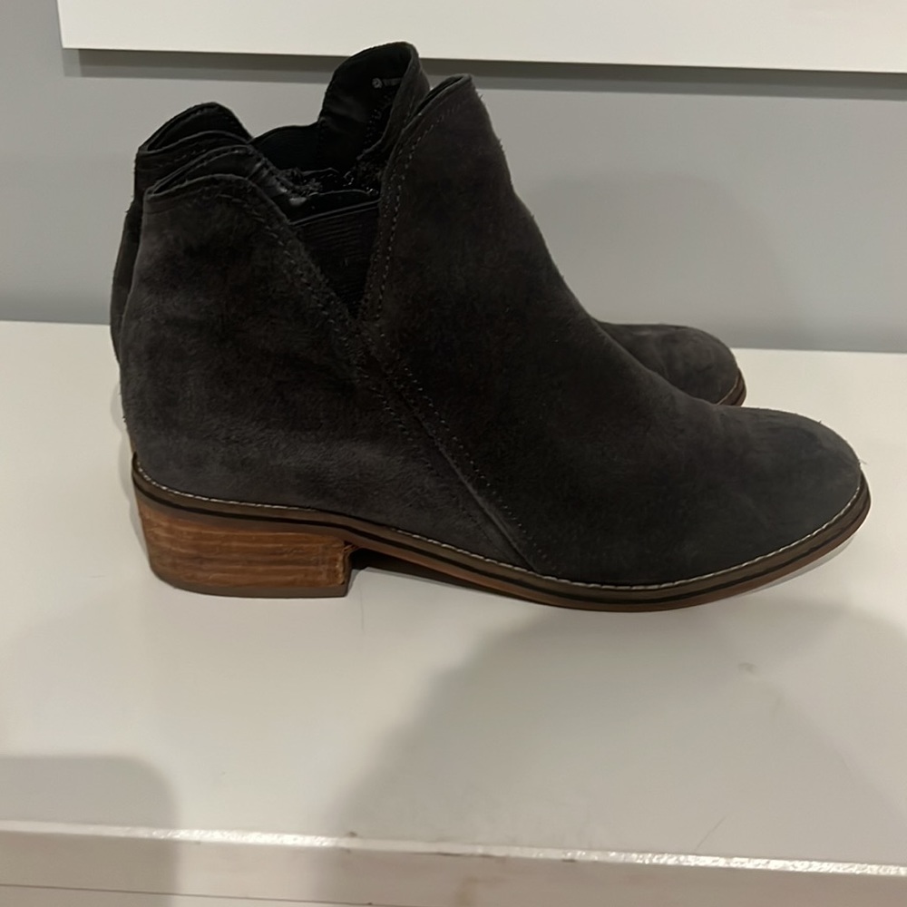 Blondo Waterproof Booties - Picture 2 of 8